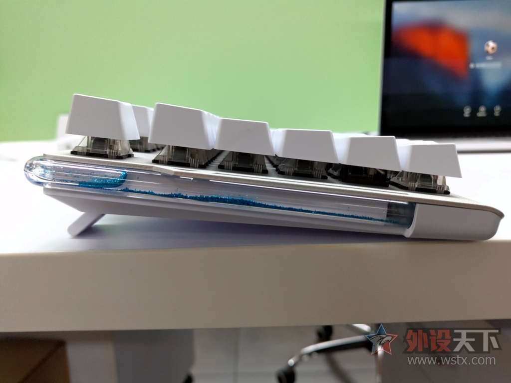 ˮ��֮�����������EK815