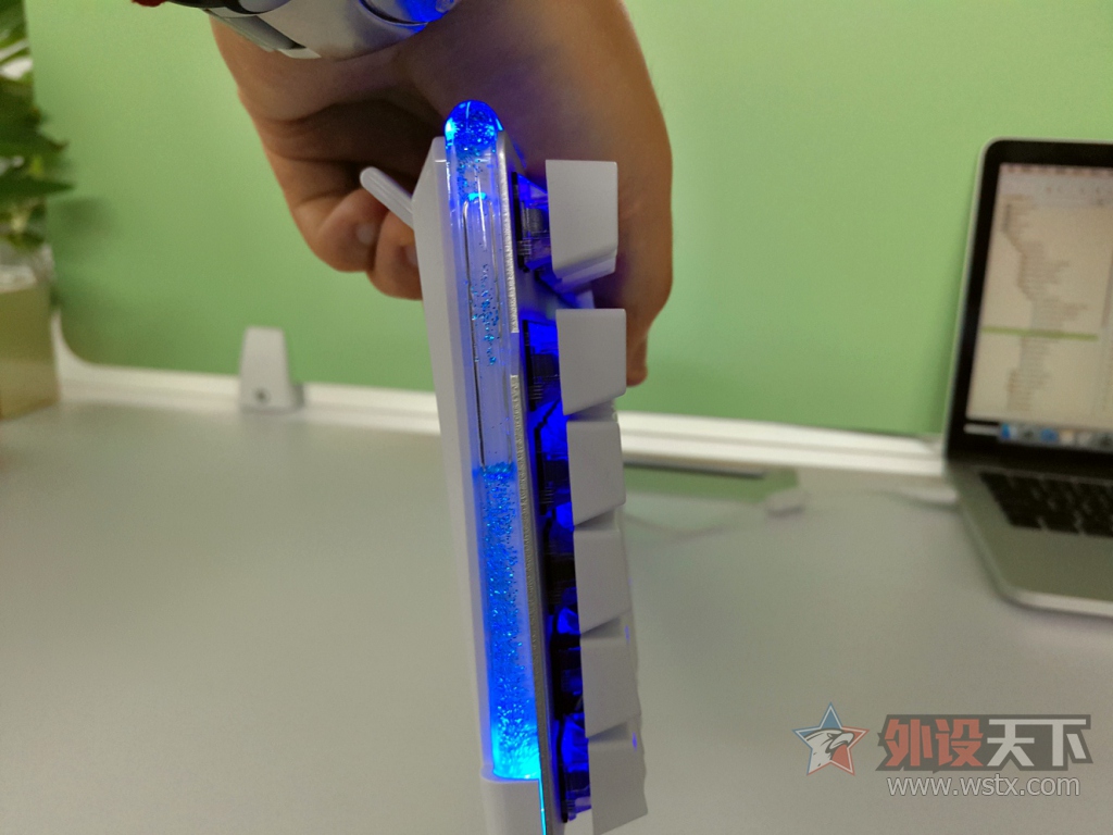 ˮ��֮�����������EK815