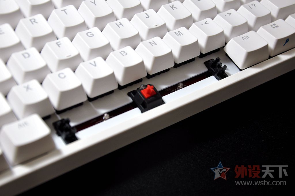 ��е�����Ǹöϱ��Ա����ǽ���ƫ�棬IKBC F108�������������