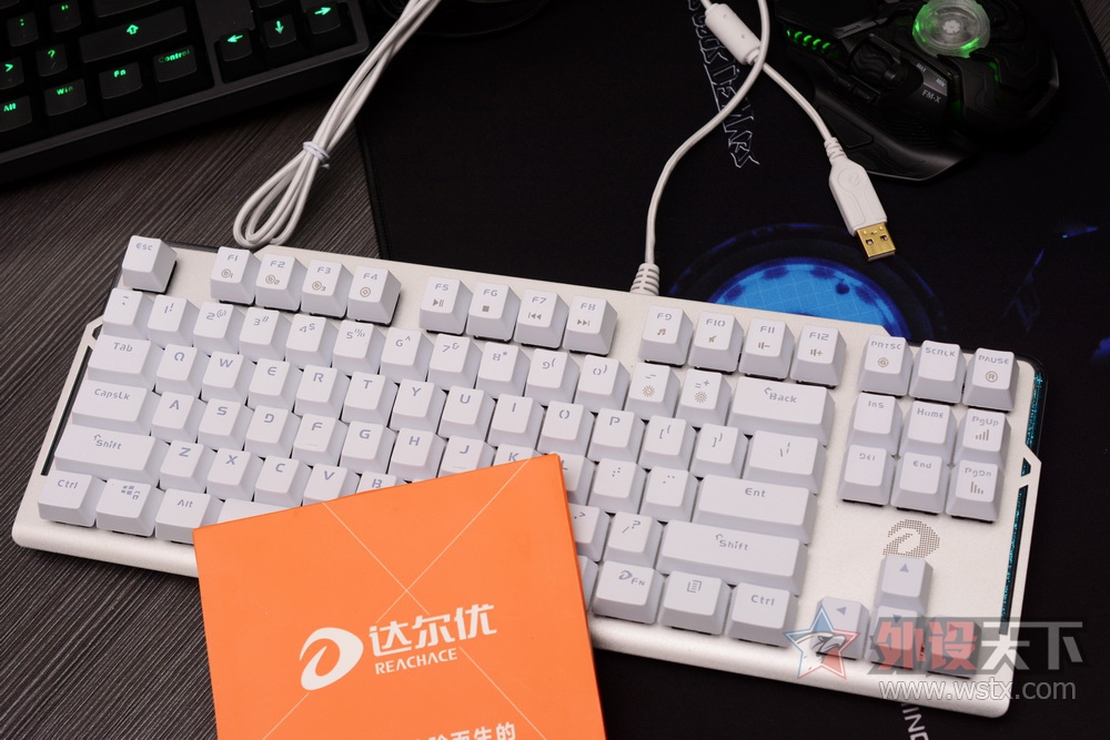 �������������Ǹ��ԣ������EK815ˮҫ������һ˵һ