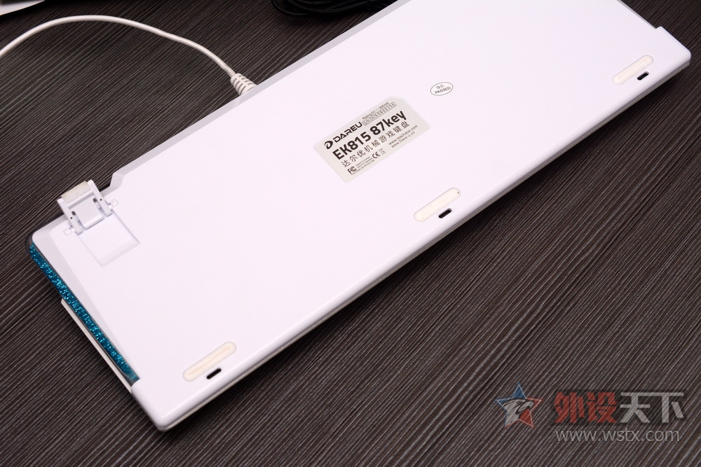 �������������Ǹ��ԣ������EK815ˮҫ������һ˵һ