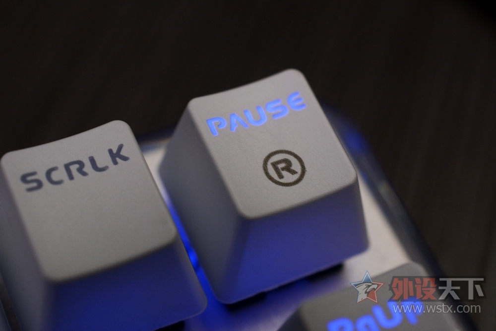 �������������Ǹ��ԣ������EK815ˮҫ������һ˵һ