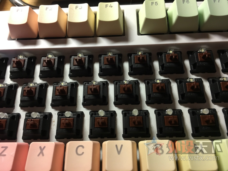 ���ѳ���������IKBC G104�� �ʺ��ñ+�Ȱβ����+�����ư׵Ƹ�һ��