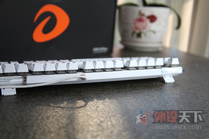 ����֮������ϵ�еھŵ�������硱ˮ���´��� �����ˮҫEK815��е���̿�������