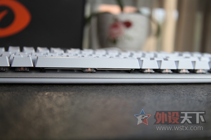 ����֮������ϵ�еھŵ�������硱ˮ���´��� �����ˮҫEK815��е���̿�������