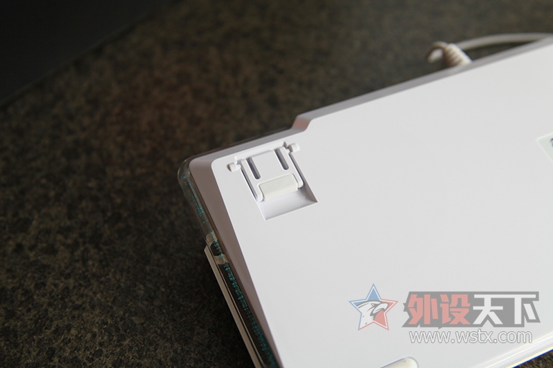 ����֮������ϵ�еھŵ�������硱ˮ���´��� �����ˮҫEK815��е���̿�������