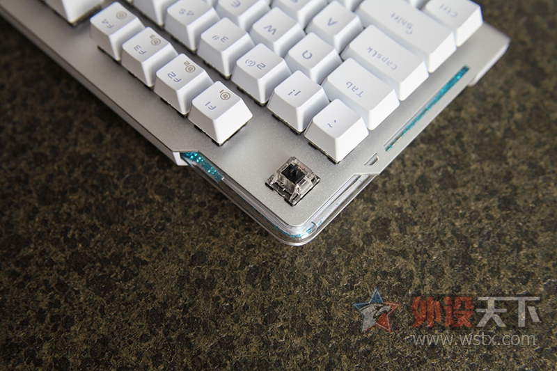 ����֮������ϵ�еھŵ�������硱ˮ���´��� �����ˮҫEK815��е���̿�������