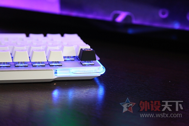 ����֮������ϵ�еھŵ�������硱ˮ���´��� �����ˮҫEK815��е���̿�������