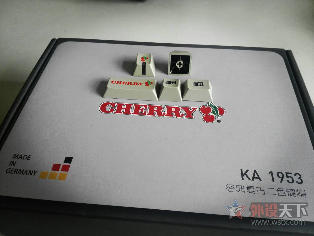 ����1953��ζ����������ŵ�cherry��ɫ��ñ��ͼ��