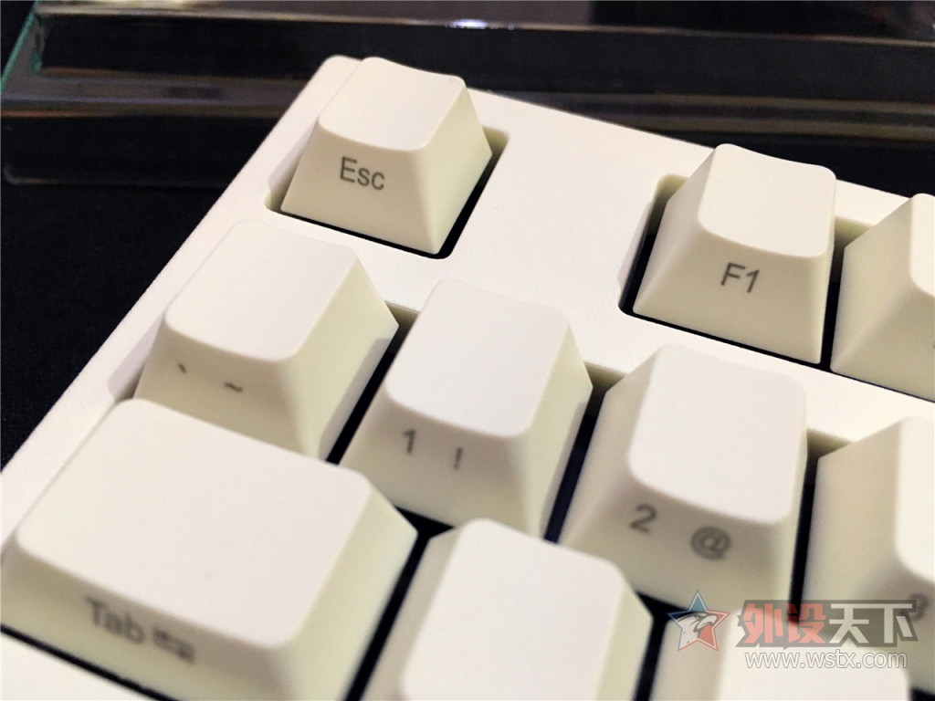 8꣬FLļLeopold FC900R