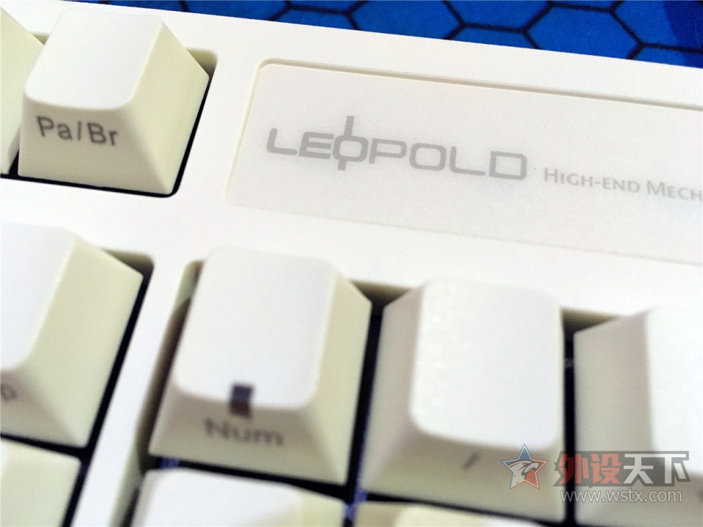 8꣬FLļLeopold FC900R