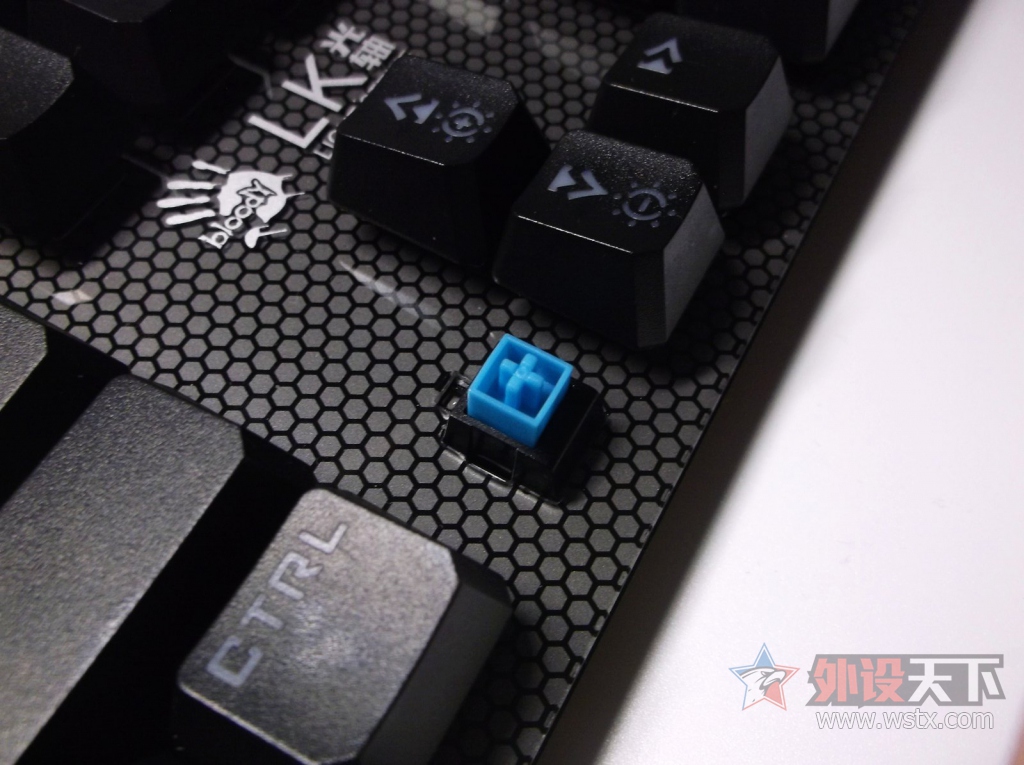 ��һ���ġ�žžž�����飬Ѫ������F200Q����