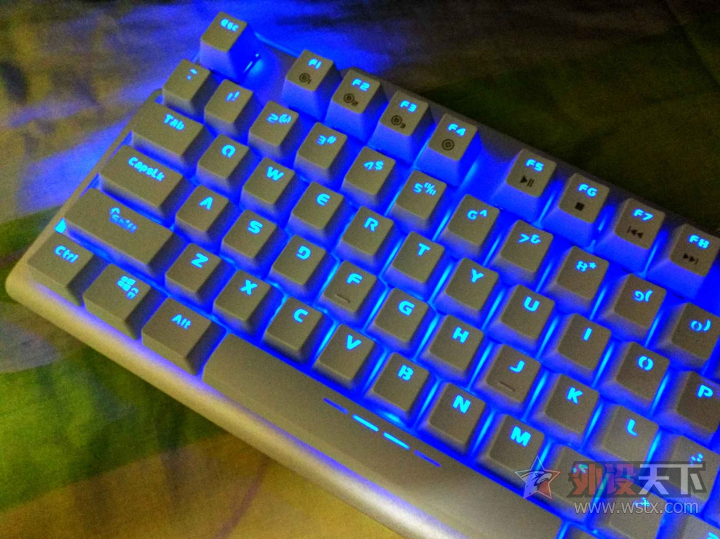 ŵɱ䣬µˮҫEK815е̲