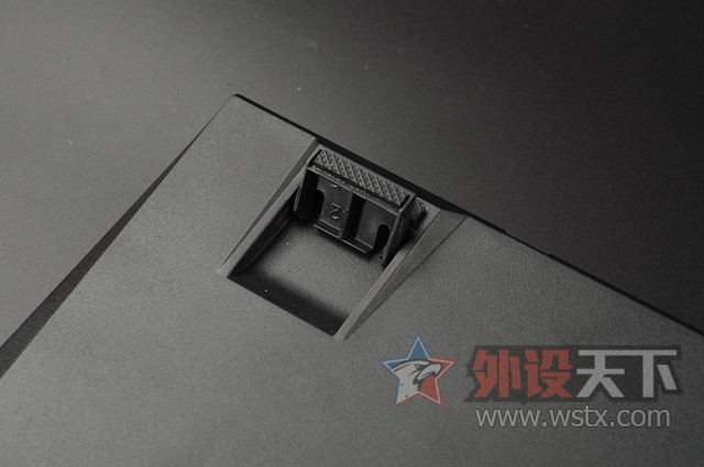 �������¾��ޣ������������𺳡���ʿ��HyperX  Alloy ��������е���̿��䣨�޶�ͼ!��