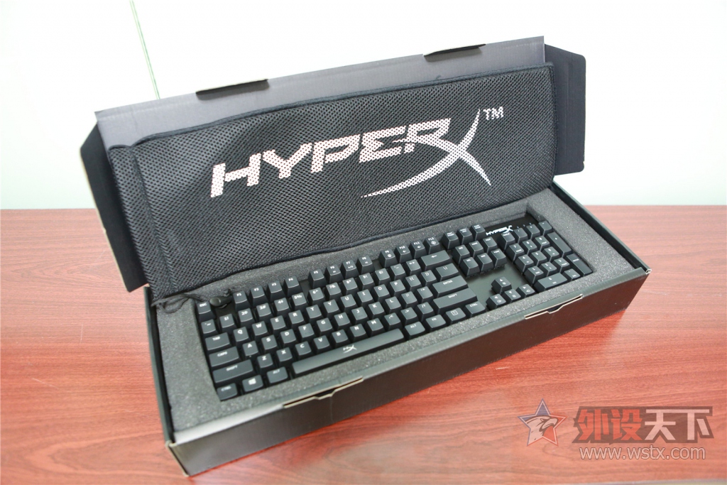 �������¾��ޣ������������𺳡���ʿ��HyperX  Alloy ��������е���̿��䣨�޶�ͼ!��