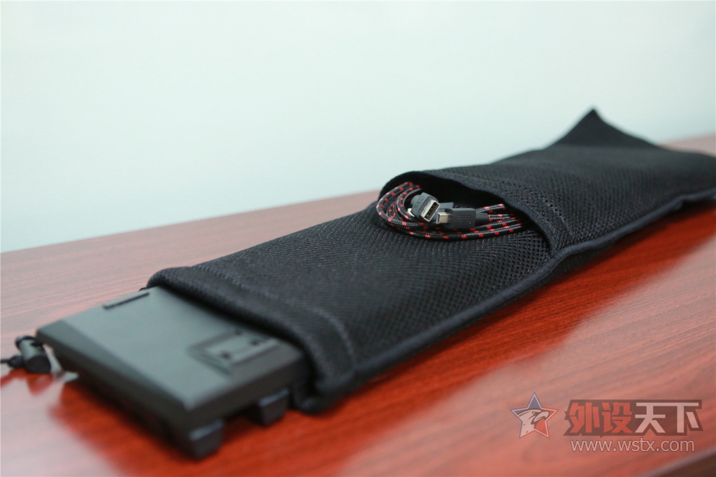 �������¾��ޣ������������𺳡���ʿ��HyperX  Alloy ��������е���̿��䣨�޶�ͼ!��