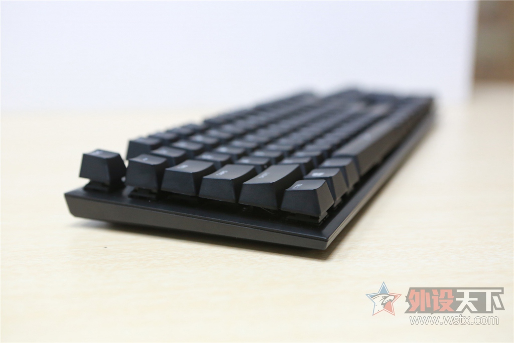 �������¾��ޣ������������𺳡���ʿ��HyperX  Alloy ��������е���̿��䣨�޶�ͼ!��