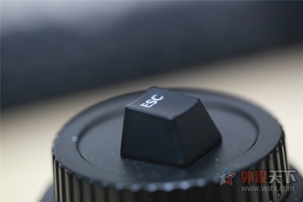 �������¾��ޣ������������𺳡���ʿ��HyperX  Alloy ��������е���̿��䣨�޶�ͼ!��