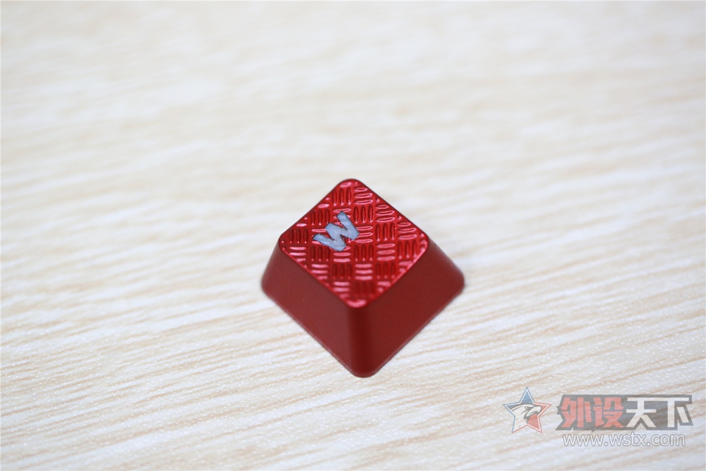 �������¾��ޣ������������𺳡���ʿ��HyperX  Alloy ��������е���̿��䣨�޶�ͼ!��