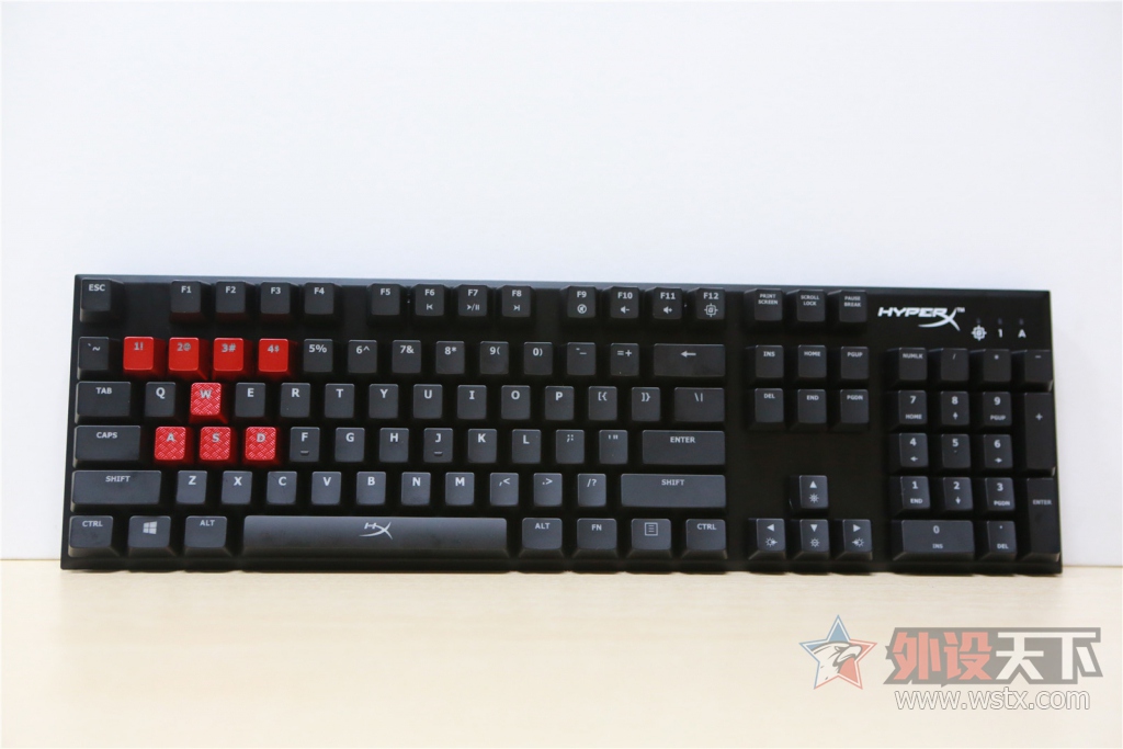 �������¾��ޣ������������𺳡���ʿ��HyperX  Alloy ��������е���̿��䣨�޶�ͼ!��