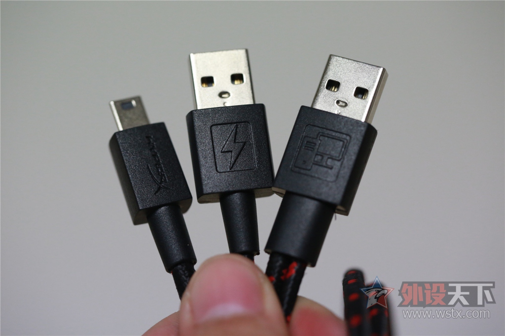 �������¾��ޣ������������𺳡���ʿ��HyperX  Alloy ��������е���̿��䣨�޶�ͼ!��