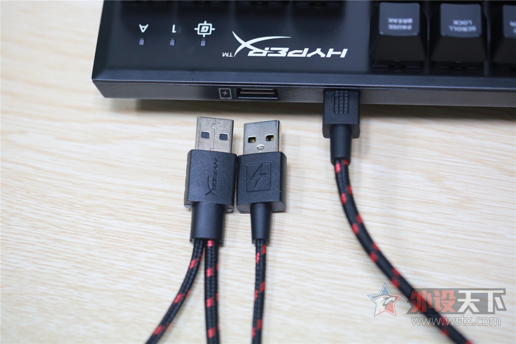 �������¾��ޣ������������𺳡���ʿ��HyperX  Alloy ��������е���̿��䣨�޶�ͼ!��