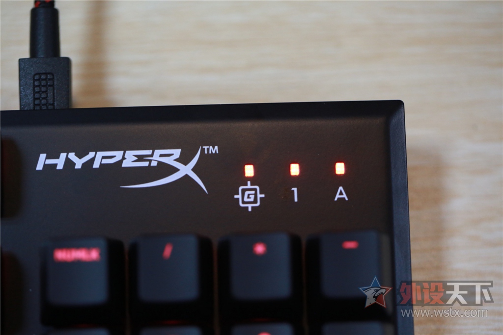 �������¾��ޣ������������𺳡���ʿ��HyperX  Alloy ��������е���̿��䣨�޶�ͼ!��