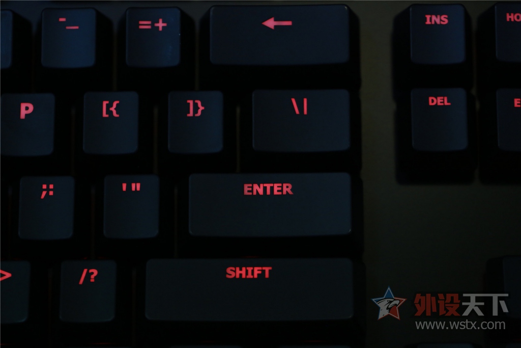 �������¾��ޣ������������𺳡���ʿ��HyperX  Alloy ��������е���̿��䣨�޶�ͼ!��