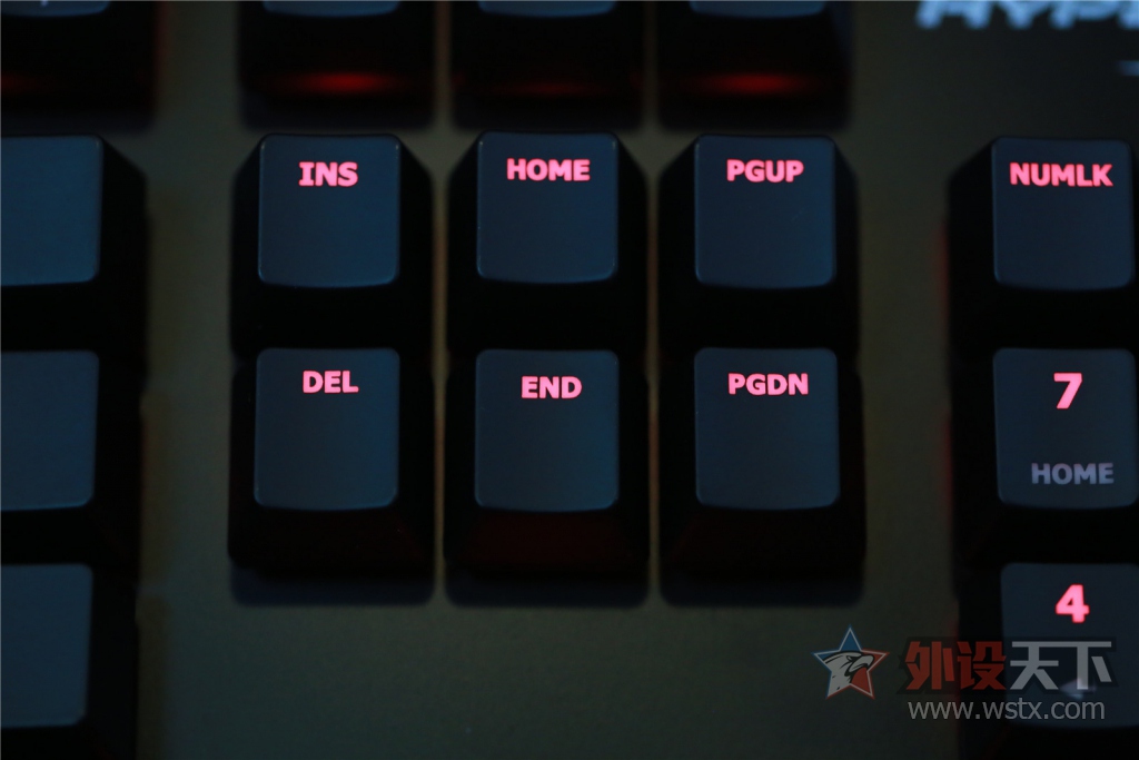 �������¾��ޣ������������𺳡���ʿ��HyperX  Alloy ��������е���̿��䣨�޶�ͼ!��