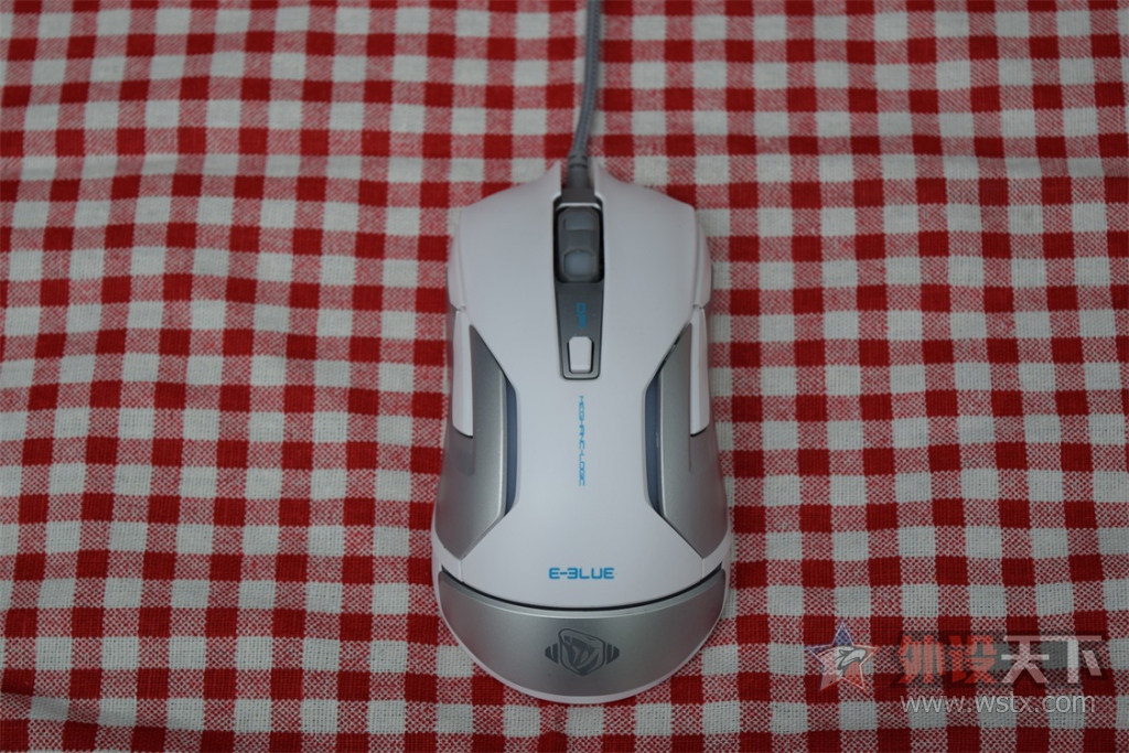 ΢Ц��꣬�˲�M668 ���⣬�ں���Ƶ���Աȣ�������