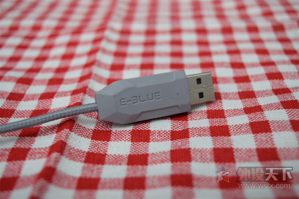 ΢Ц��꣬�˲�M668 ���⣬�ں���Ƶ���Աȣ�������