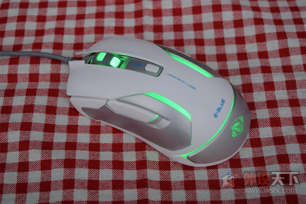΢Ц��꣬�˲�M668 ���⣬�ں���Ƶ���Աȣ�������