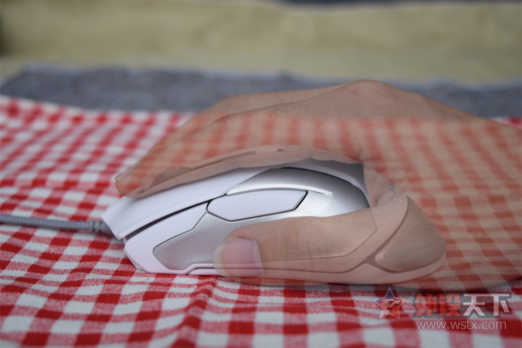 ΢Ц��꣬�˲�M668 ���⣬�ں���Ƶ���Աȣ�������