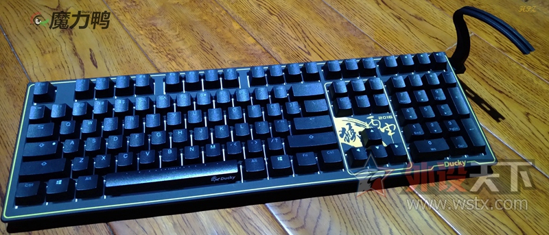 һDUCKY ħѼ̷