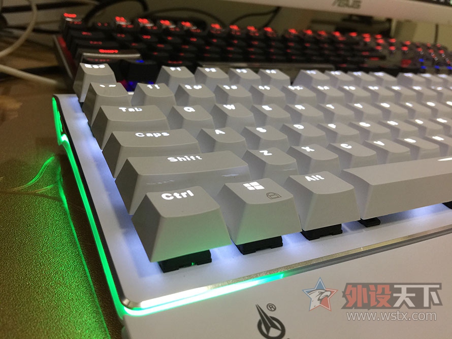 RK S108�� ��ɫ�׹���Ϸ��е���̣��������ᣩ ʹ�ñ���