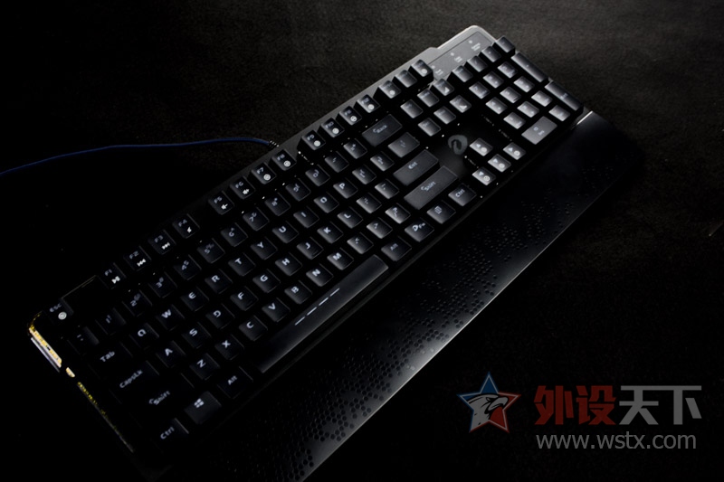 ۵ĺü-EK815 104RGBе