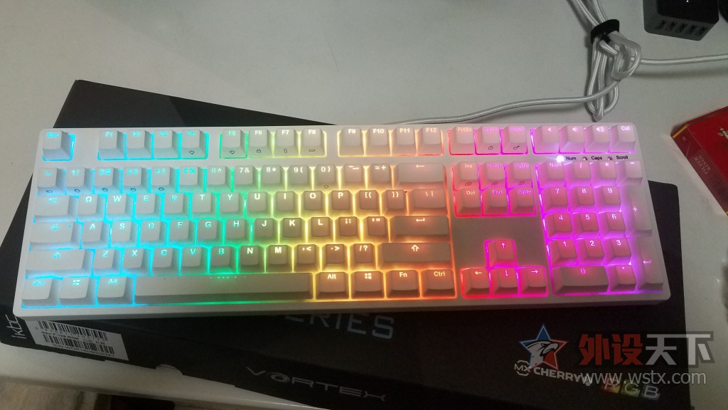 ͼţܸ¡IKBC F108ԭRGBˡ