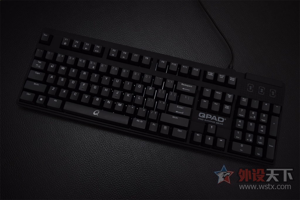 �ջ�̫�󣬶�����ǿ�����������ˡ���QPAD MK 70 ���Ὺ��