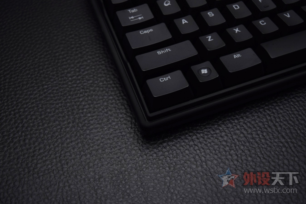 �ջ�̫�󣬶�����ǿ�����������ˡ���QPAD MK 70 ���Ὺ��