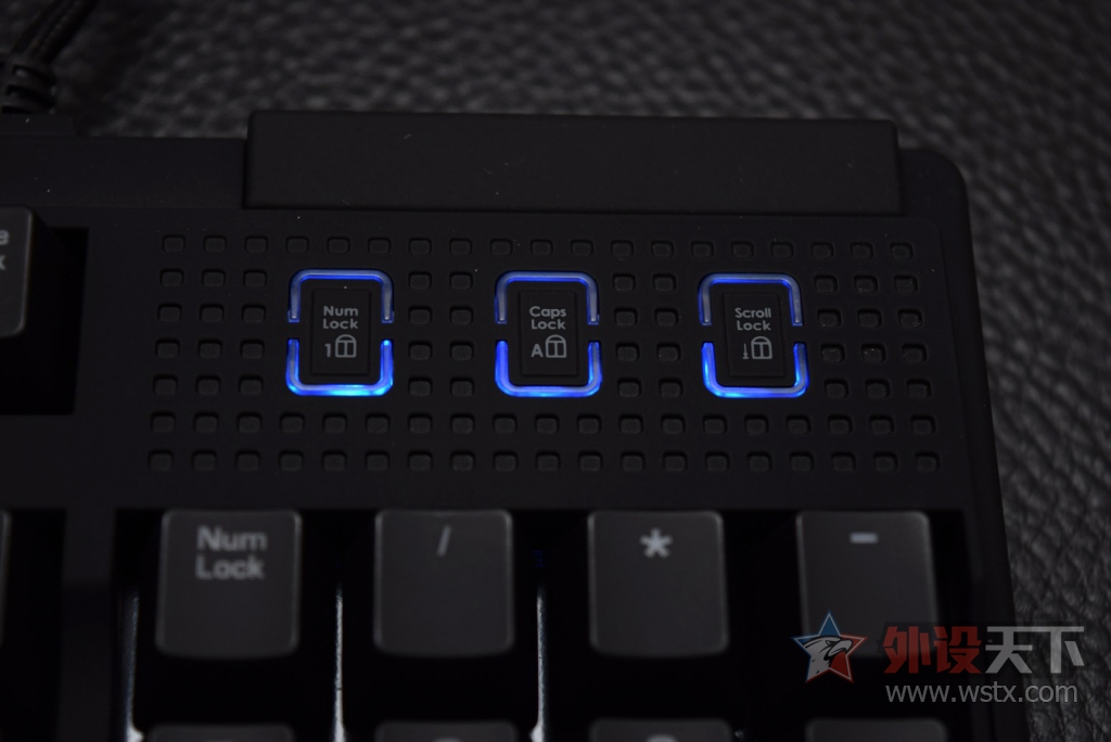 �ջ�̫�󣬶�����ǿ�����������ˡ���QPAD MK 70 ���Ὺ��