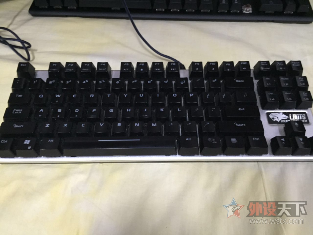 EK 815 ˮе  ûĸ