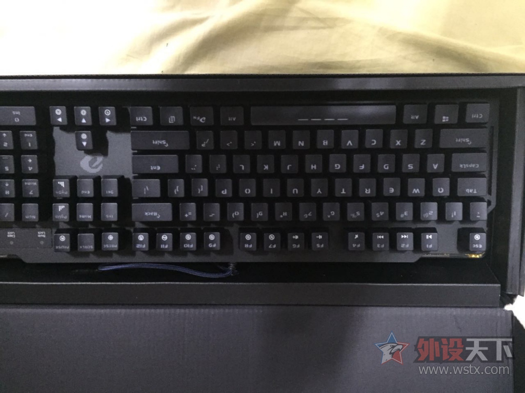 EK 815 ˮе  ûĸ