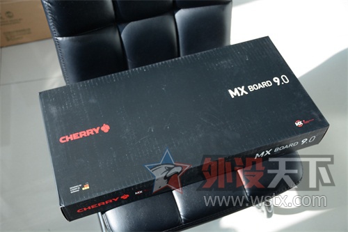 ���Δ[��Ʒ��Cherry MX board 9.0 RGB ��е���� ����