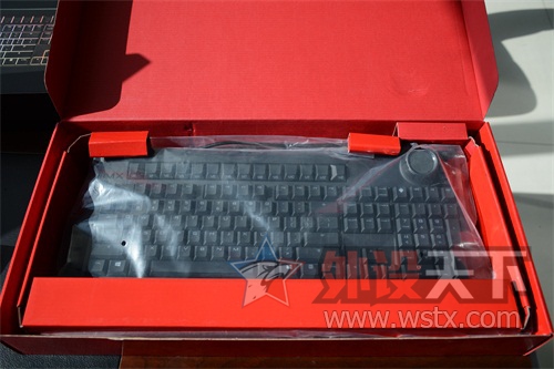 ���Δ[��Ʒ��Cherry MX board 9.0 RGB ��е���� ����