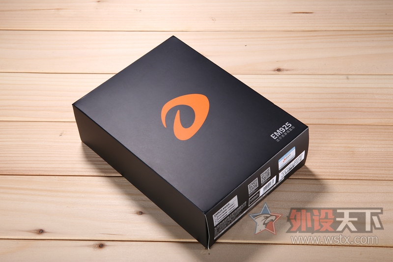 �����Ĵ�D�������EM925��ʯ�ǳ�֮���Ѹ�С��