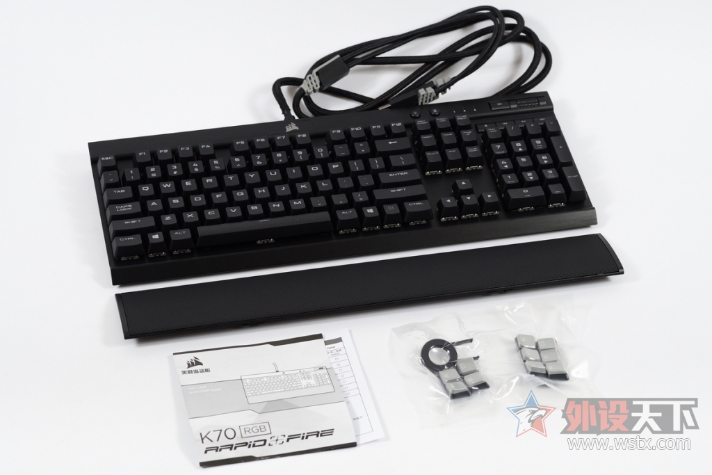  K70 RGB Rapidfire е 