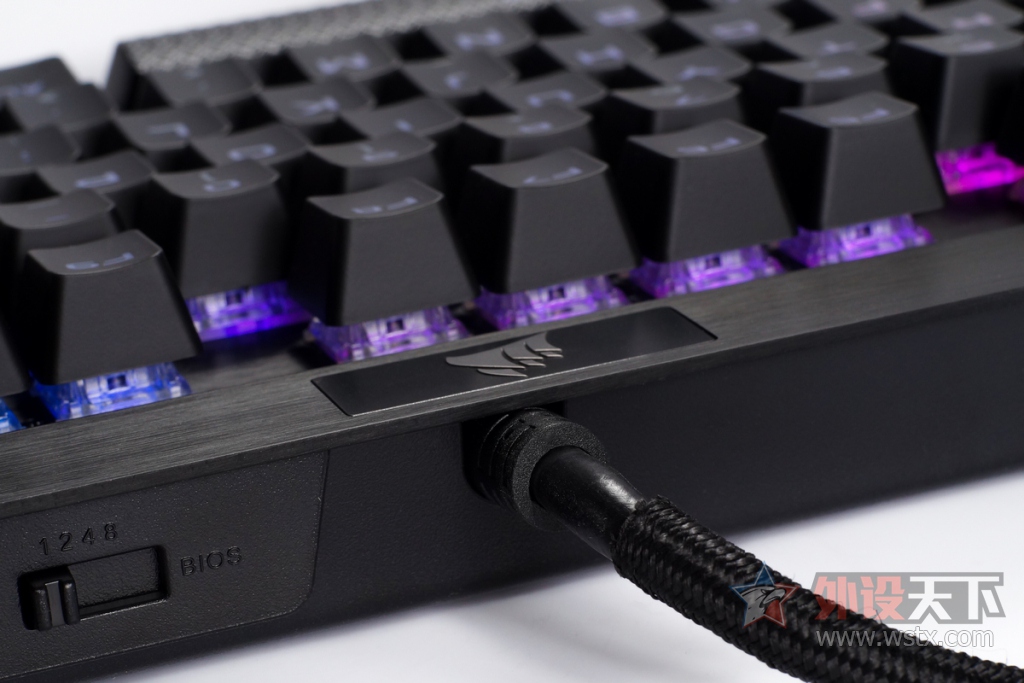  K70 RGB Rapidfire е 