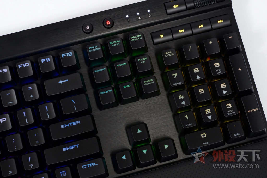  K70 RGB Rapidfire е 