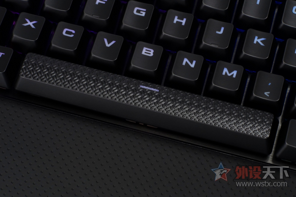  K70 RGB Rapidfire е 
