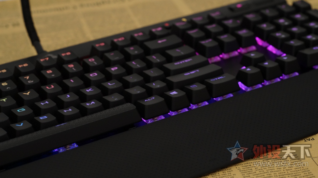  K70 RGB Rapidfire е 